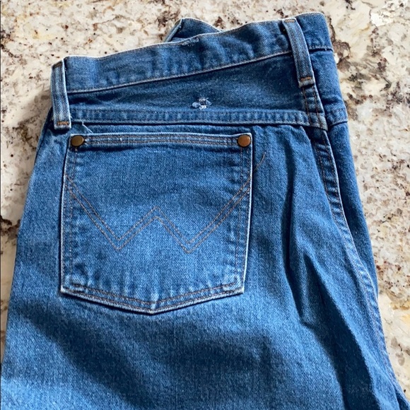 Wranglersw/fringe size 34/36(12/14)straight leg - Picture 5 of 7